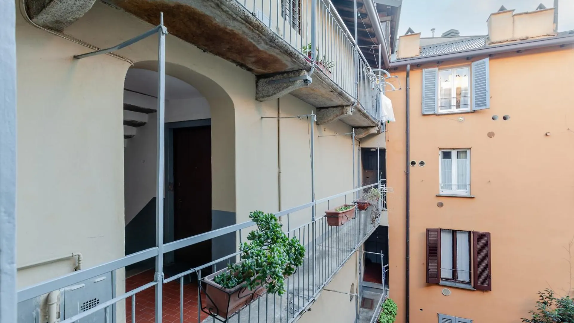 Sant Ambrogio Lovely Flat Milan Italy