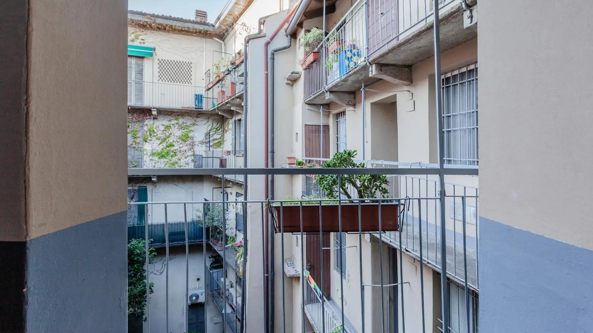 Apartment Sant Ambrogio Lovely Flat Milan Italy