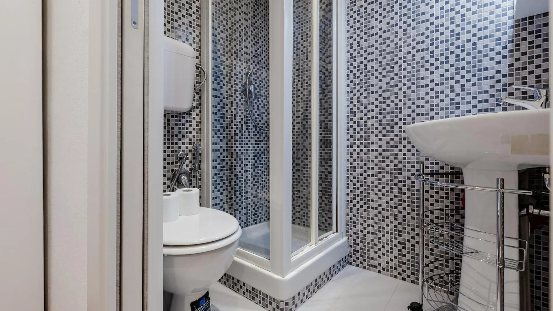 Sant Ambrogio Lovely Flat Milan Apartment